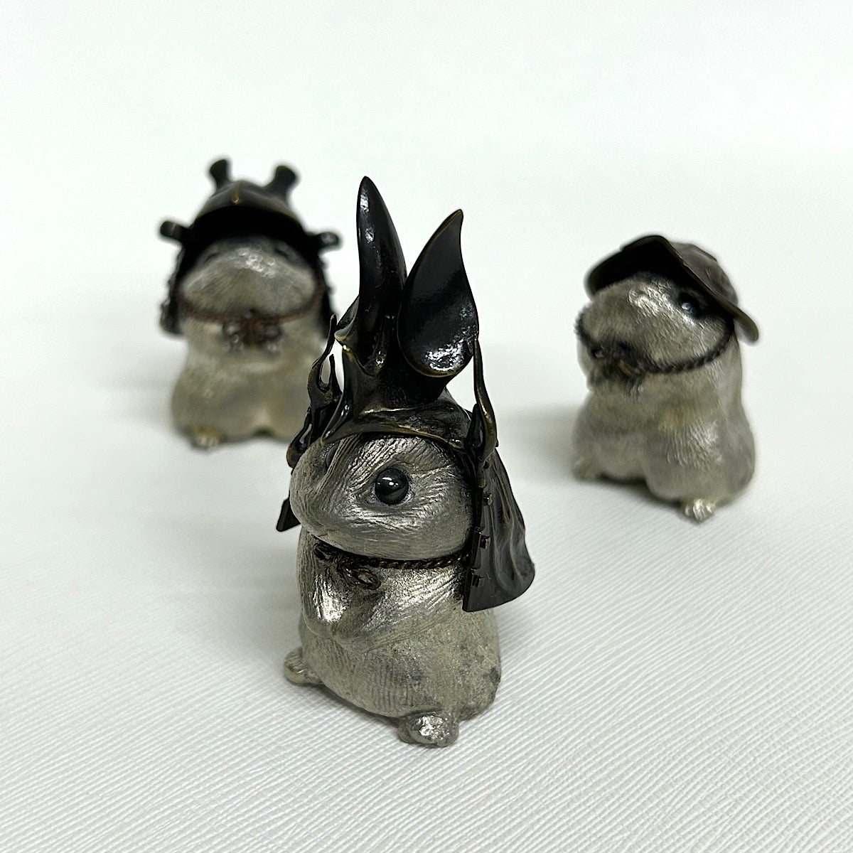 祝迫芳郎（Yoshiro IWAISAKO）「脱兎の陣（兜）」 – Show-Mon Art